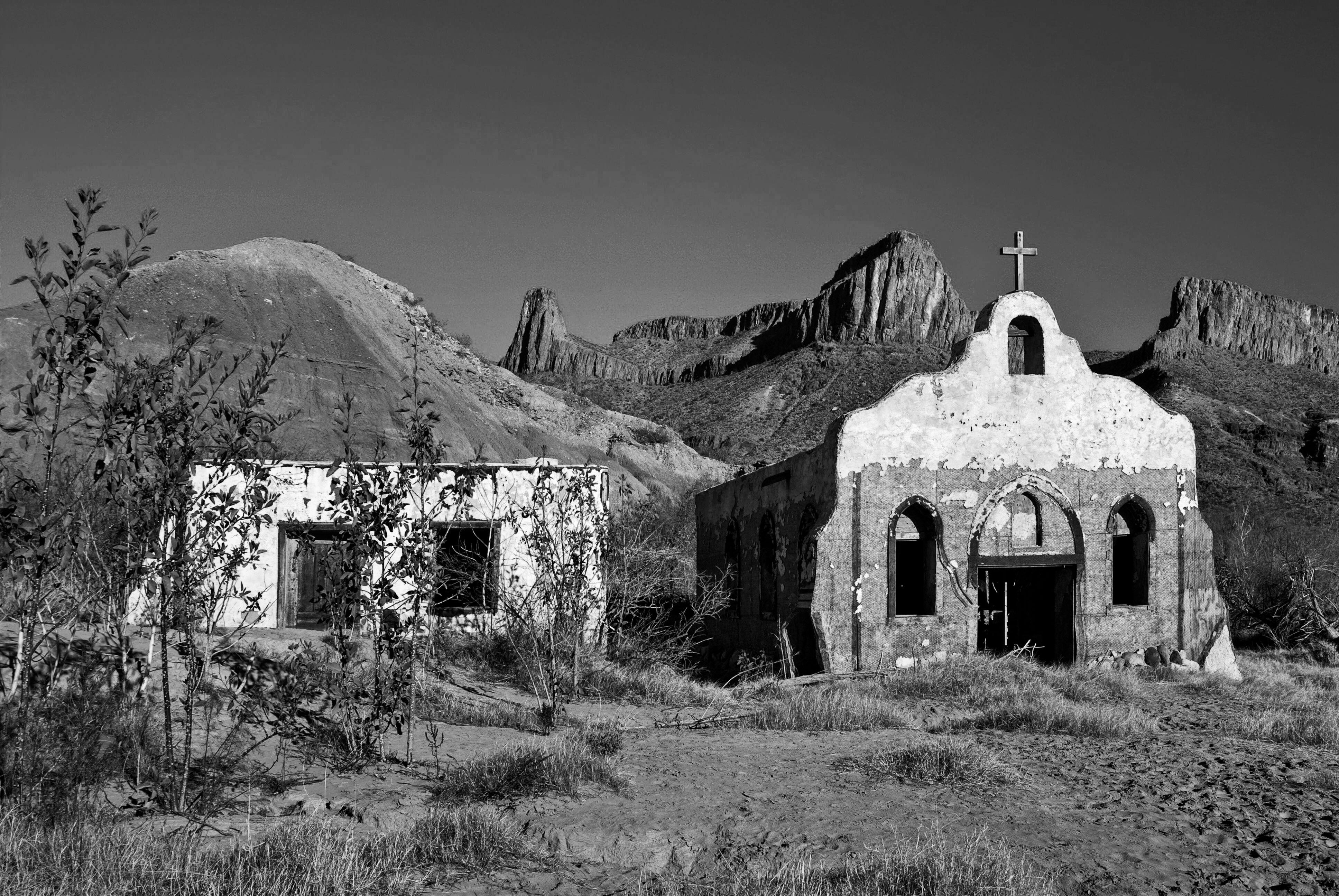 B&W image of contrabando western movie set