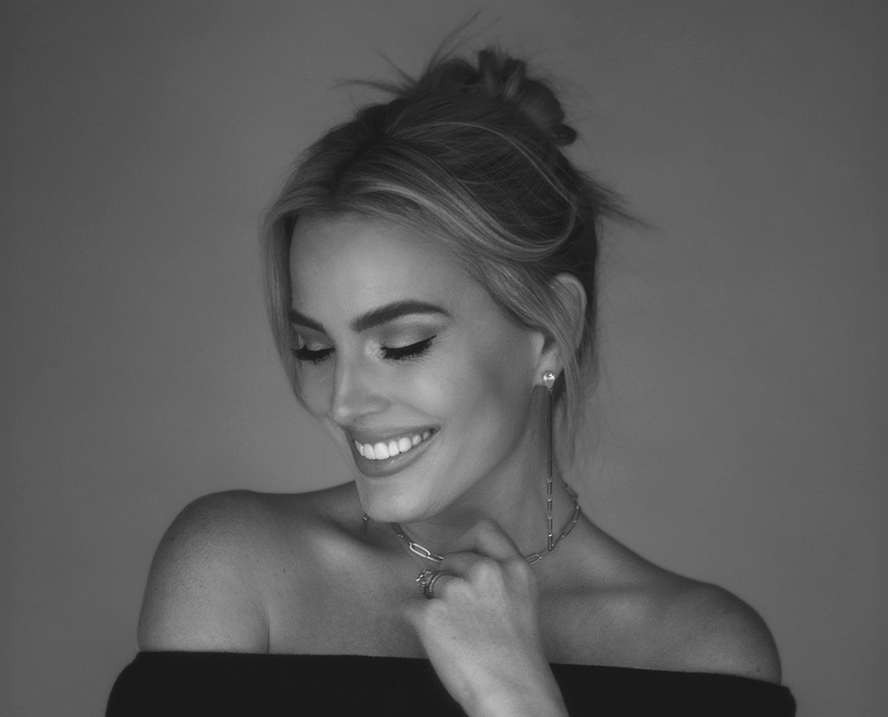 smiling image of Allee Sutton